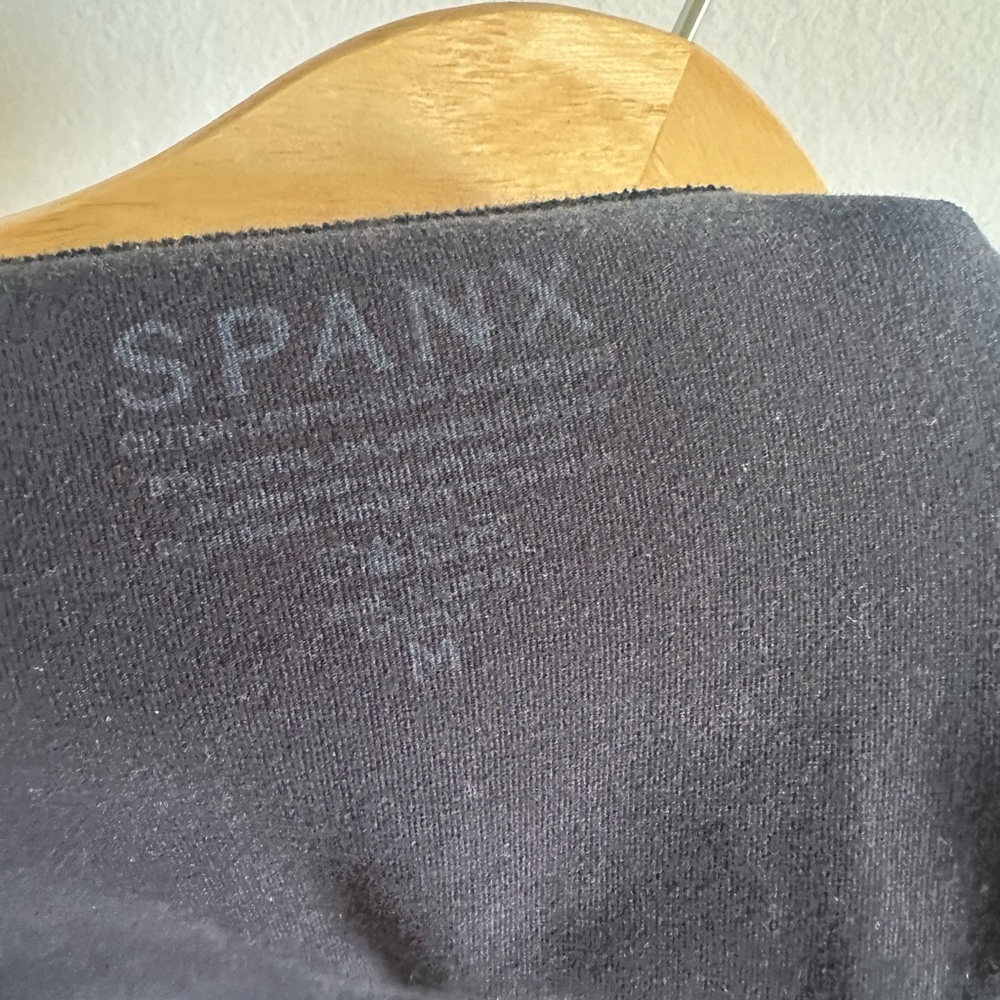 SPANX Black Classic Neutral Basics Stretch Slimming Tank Top size Medium EUC - Picture 4 of 5
